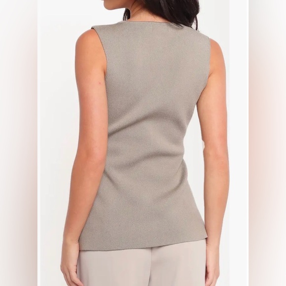 Petal and Pup Stylish Sleeveless Sweater Vest - Picture 4 of 12